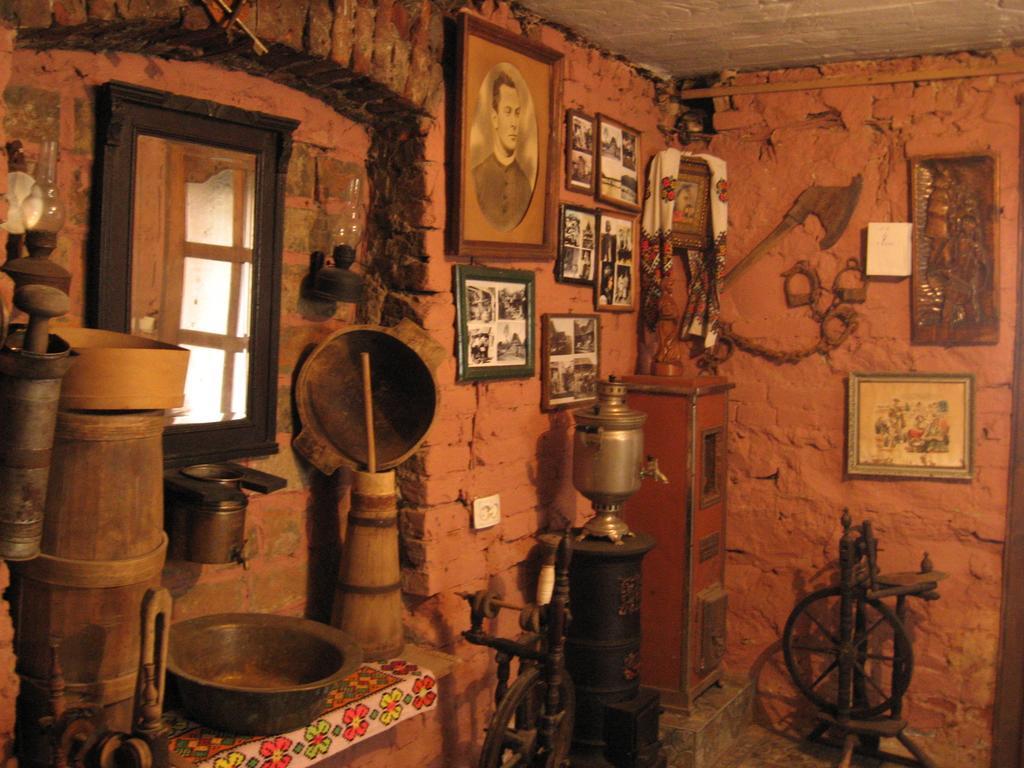 Vilni Kimnaty Hotel Мукачеве Екстериор снимка