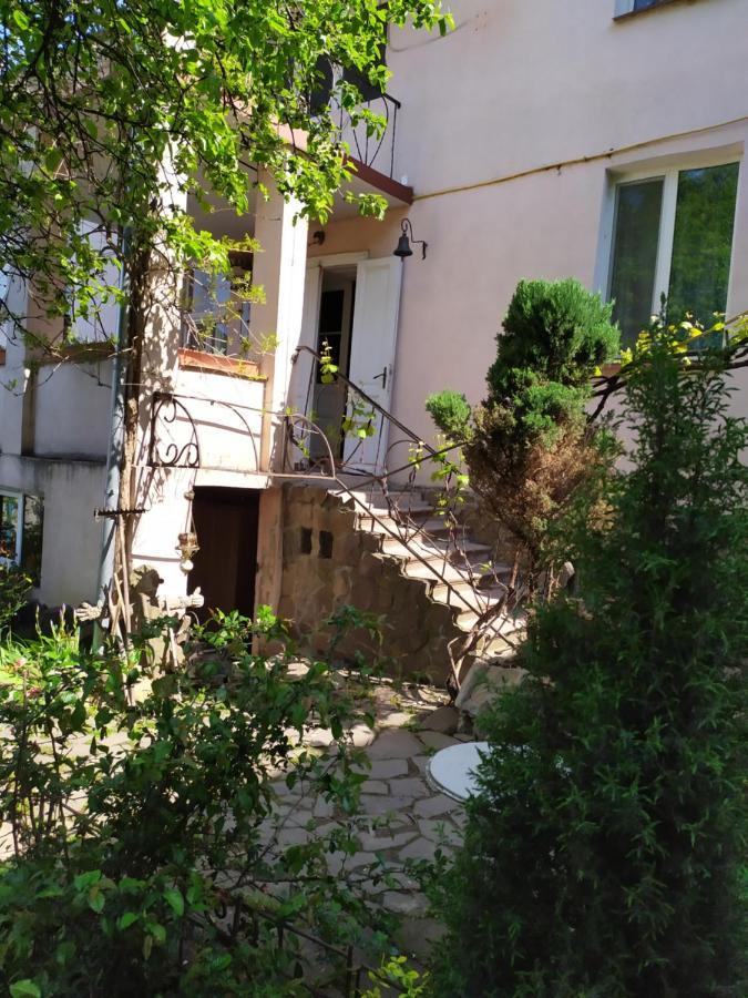 Vilni Kimnaty Hotel Мукачеве Екстериор снимка